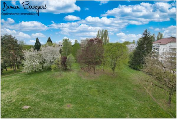 Location non meublée T2 de 48 m2 au dernier étage avec 2 caves