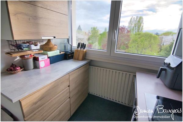 Location non meublée T2 de 48 m2 au dernier étage avec 2 caves