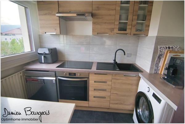 Location non meublée T2 de 48 m2 au dernier étage avec 2 caves