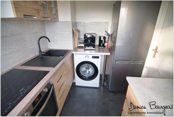 Location non meublée T2 de 48 m2 au dernier étage avec 2 caves