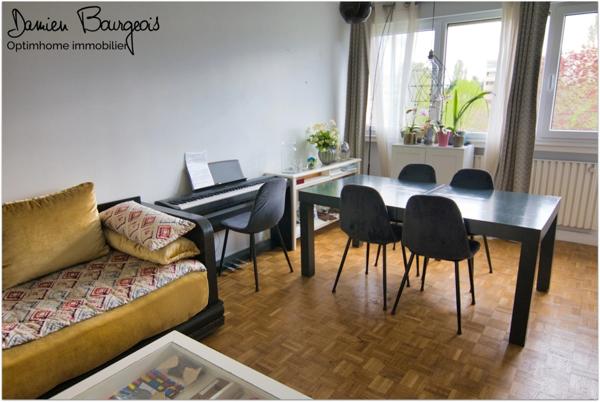 Location non meublée T2 de 48 m2 au dernier étage avec 2 caves