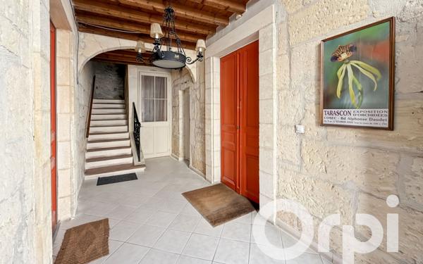 Immeuble à vendre    6 pièces •  Tarascon