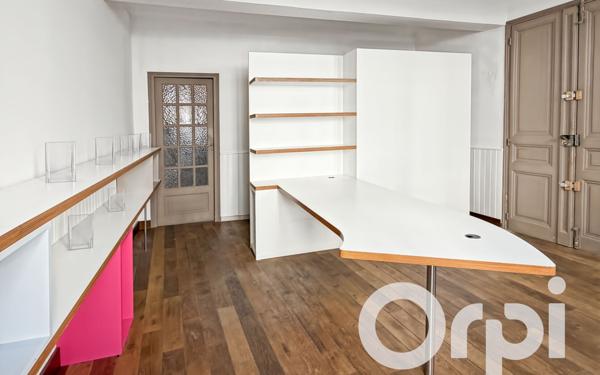 Immeuble à vendre    6 pièces •  Tarascon