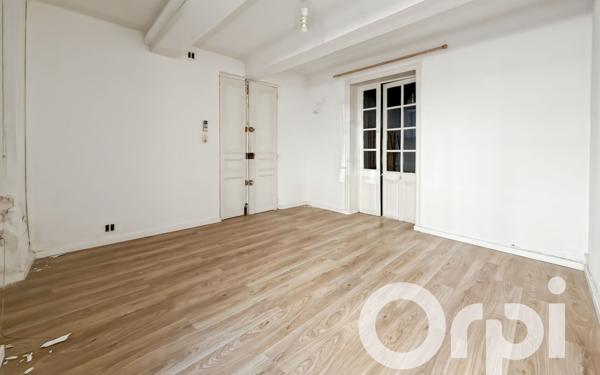 Immeuble à vendre    6 pièces •  Tarascon