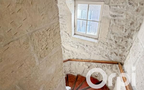 Immeuble à vendre    6 pièces •  Tarascon