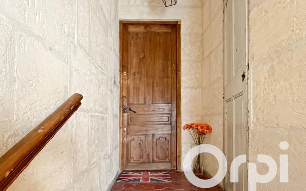 Immeuble à vendre    6 pièces •  Tarascon