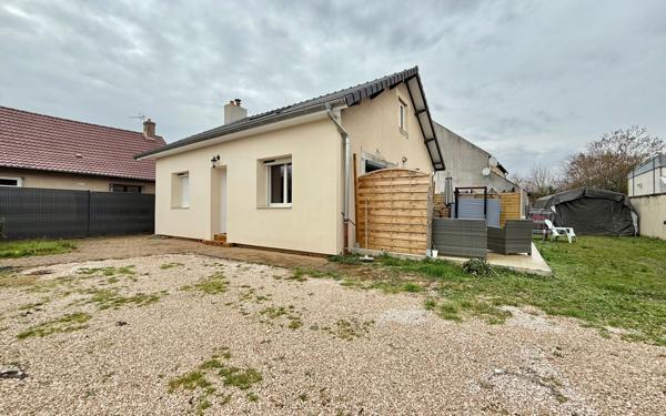 Maison à vendre    5 pièces •  Izier