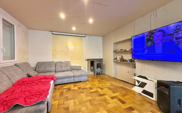 Maison à vendre    5 pièces •  Izier