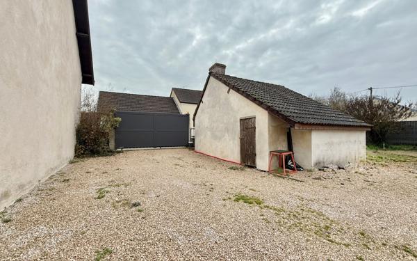 Maison à vendre    5 pièces •  Izier