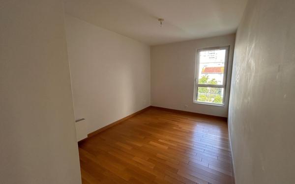 Appartement à louer    4 pièces • 107 m2 Saint-Pierre-des-Corps