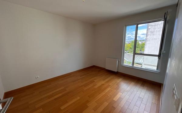 Appartement à louer    4 pièces • 107 m2 Saint-Pierre-des-Corps