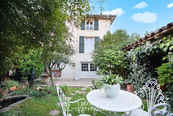 Villa bourgeoise des années 30 avec jardin et garage