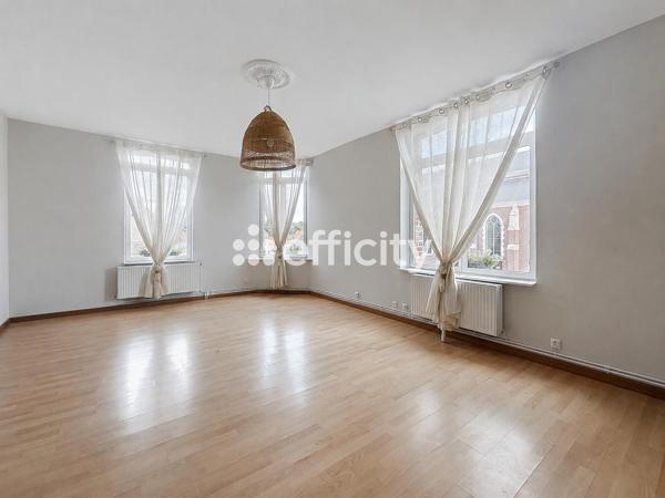 Immeuble
         7 pièces
        - 160 m² 462 000 € *