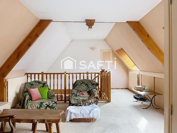 Maison spacieuse avec garage, jardin et dépendances