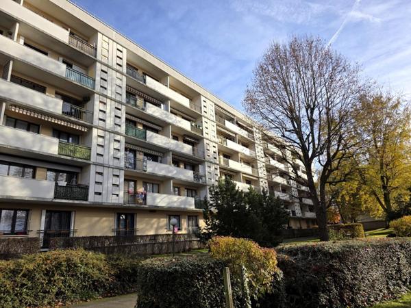 F3 54 m² avec 2 chambres, cave et Parking Privatif