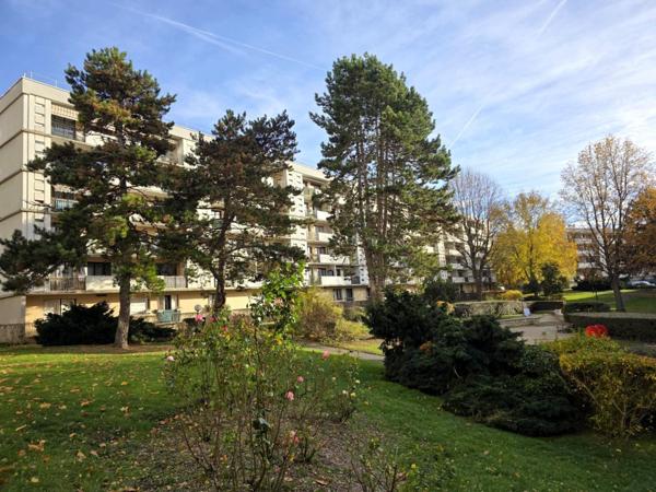 F3 54 m² avec 2 chambres, cave et Parking Privatif