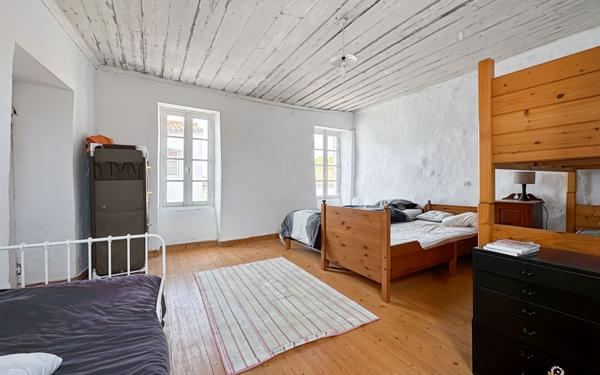 Maison à vendre    5 pièces •  Le Bois-Plage-en-Ré