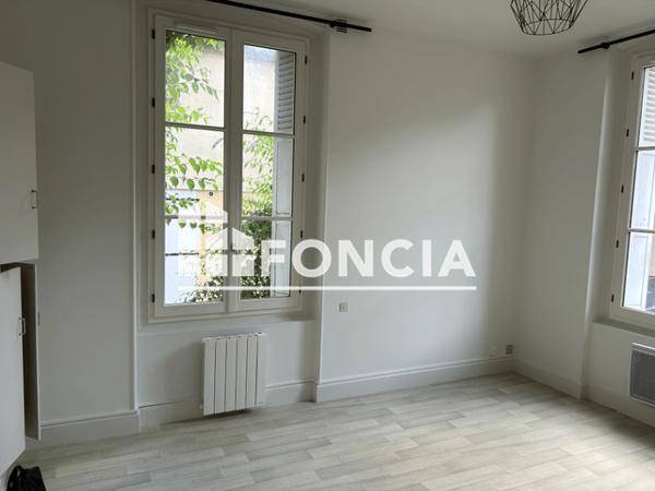 Location Studio 24.26 m² - 3 A 5 RUE DU MOUTON Poitiers 86000