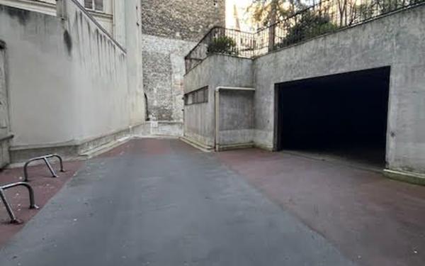 Stationnement à vendre    Paris 10