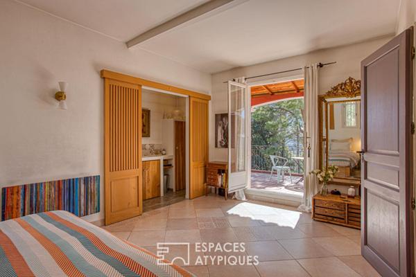 Villa d’inspiration hacienda avec piscine et vue dominante