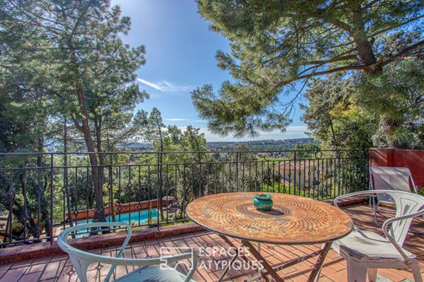 Villa d’inspiration hacienda avec piscine et vue dominante