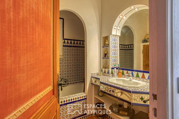 Villa d’inspiration hacienda avec piscine et vue dominante