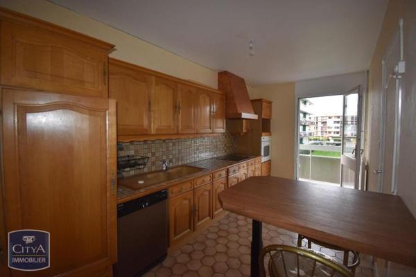 Appartement à louer 4 pièces 82.76m²