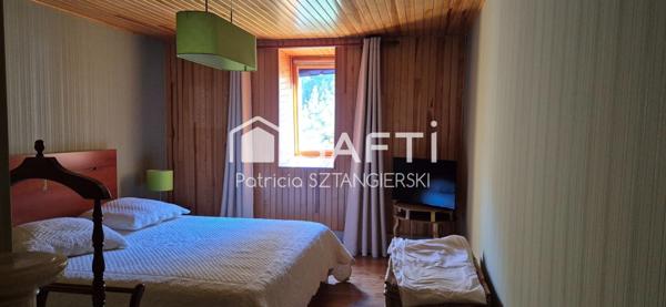 Très beau duplex de 104 m² avec terrasse, cave, place de parking dans résidence avec ascenseur