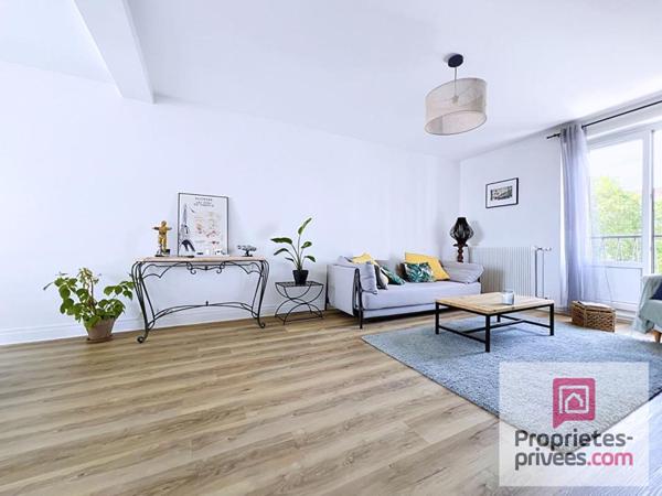 Appartement  T4 traversant avec balcon