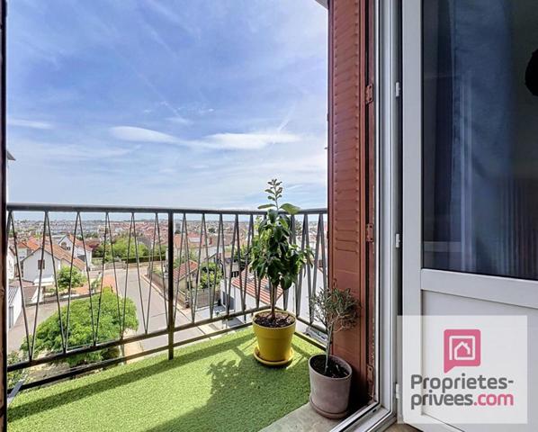Appartement  T4 traversant avec balcon