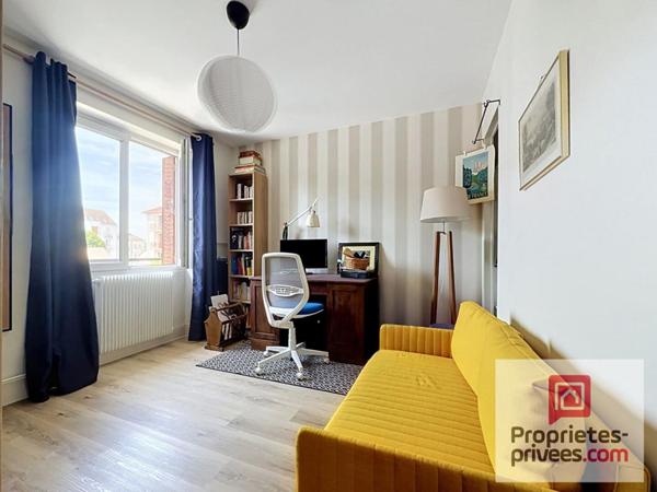Appartement  T4 traversant avec balcon