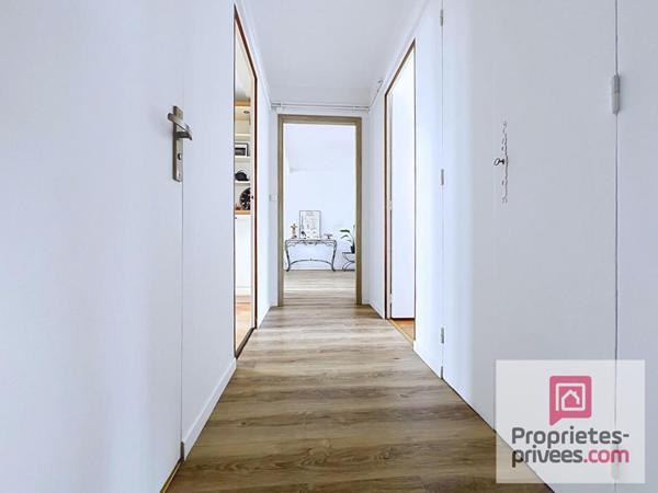 Appartement  T4 traversant avec balcon