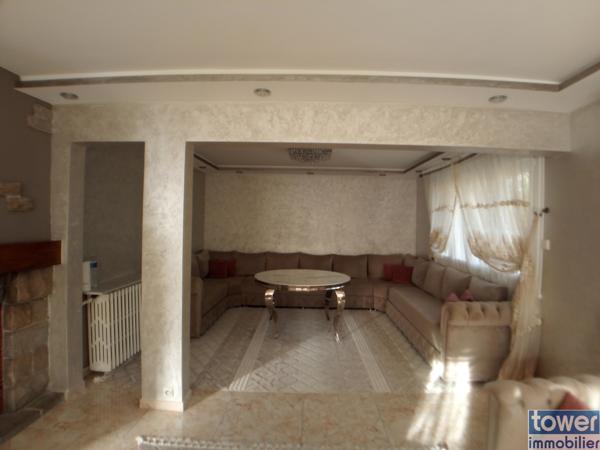 Maison
                                                                                                                                                                                                                                                                                                                        7 pièce(s)                                                                                                                                                                                                          5 chambre(s)                                                                                                                                                                                                          220  m²