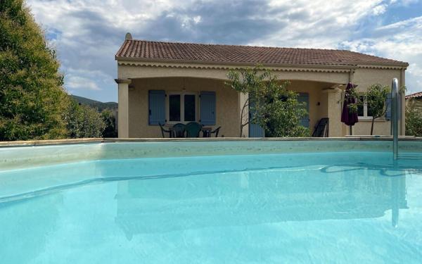 Maison à vendre    4 pièces •  Vallon-Pont-d'Arc