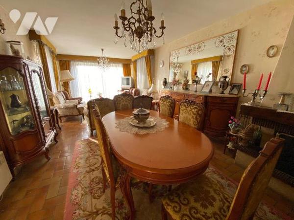 Proximité centre, Vous êtes à la recherche d'un bien proche commerces, un beau  terrain gage de...