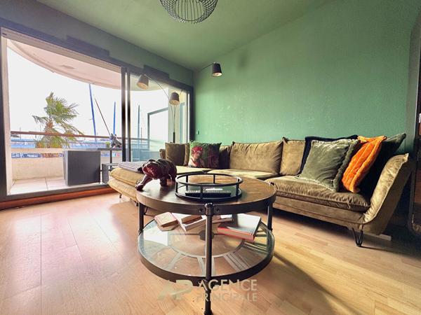 T2 - Ville en Bois - Vue Bassin des Chalutiers 294 000 € **  - Référence  MR727