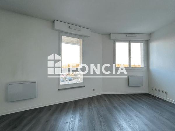 Location Studio 23.7 m² - BAT A Massy 91300