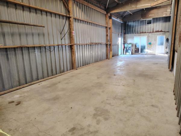 Location / Local Industriel / Bâtiment à Guissény (29880)