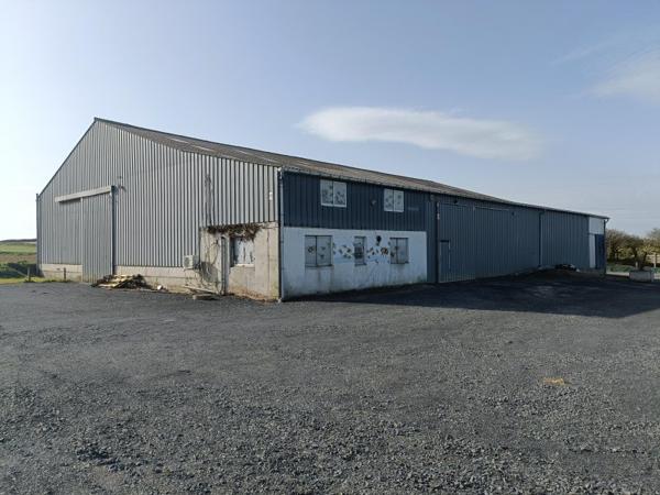 Location / Local Industriel / Bâtiment à Guissény (29880)