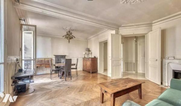 PARIS XVIIIe - Appartement 4 pièces - Secteur Abbesses