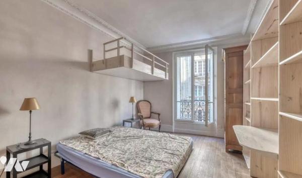 PARIS XVIIIe - Appartement 4 pièces - Secteur Abbesses