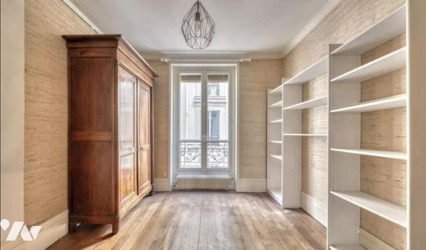 PARIS XVIIIe - Appartement 4 pièces - Secteur Abbesses