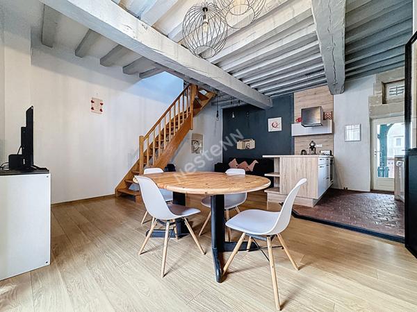 Maison à vendre à Ancenis - 2 chambres, terrasse, bord de Loire - Centre historique