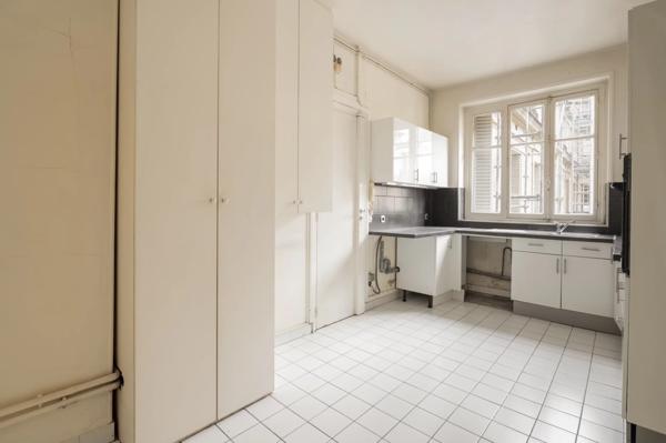 Appartement Paris 16e - SPONTINI / SAINT JAMES