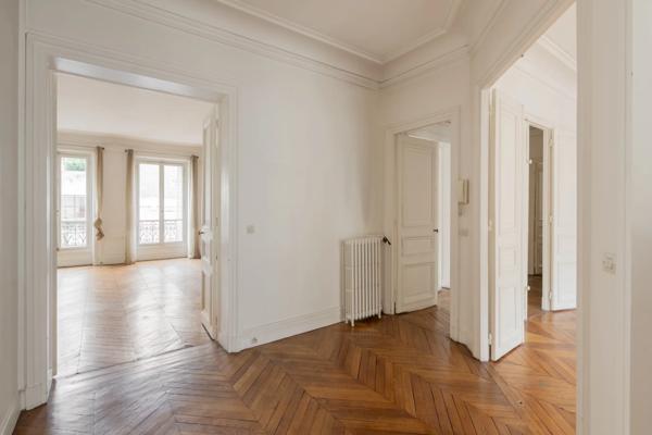 Appartement Paris 16e - SPONTINI / SAINT JAMES