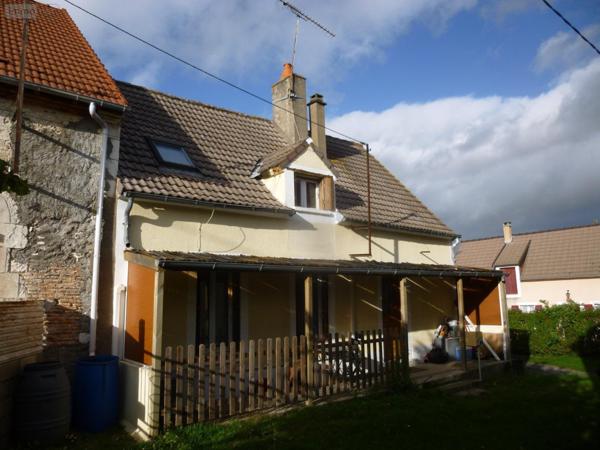 Maison à vendre à La Celle-sur-Loire dans la Nièvre (58440), ref : ST 239