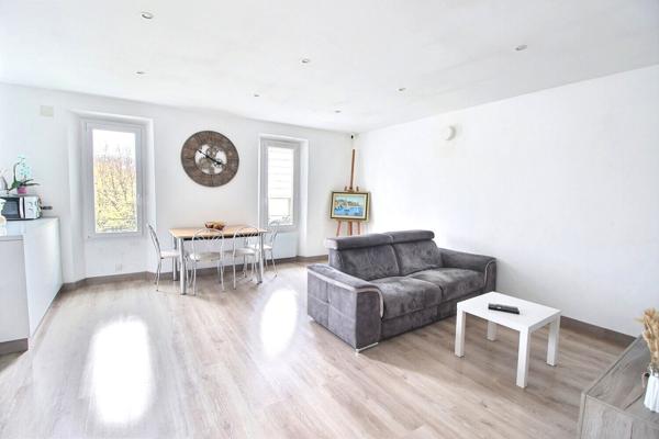 Marignane, Appartement 4 pièces d'environ 74 m2 + Garage + 1 place de stationnement privative