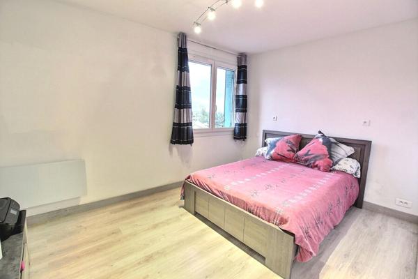 Marignane, Appartement 4 pièces d'environ 74 m2 + Garage + 1 place de stationnement privative