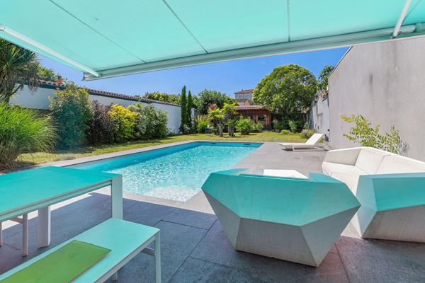 Maison d'Architecte avec Jardin et Piscine à Talence  À 10 min à pied du Parc Peixotto