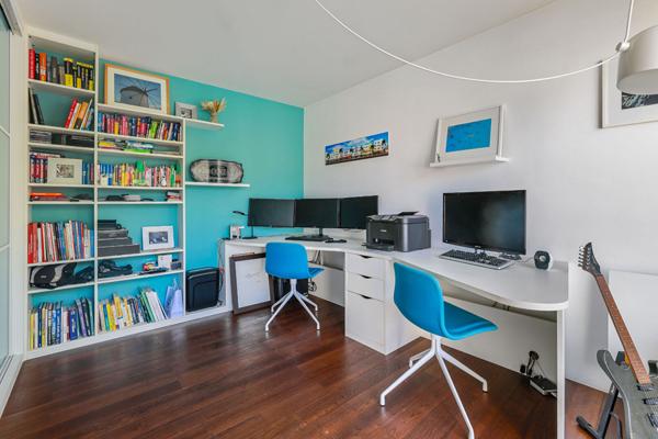 Maison d'Architecte avec Jardin et Piscine à Talence  À 10 min à pied du Parc Peixotto